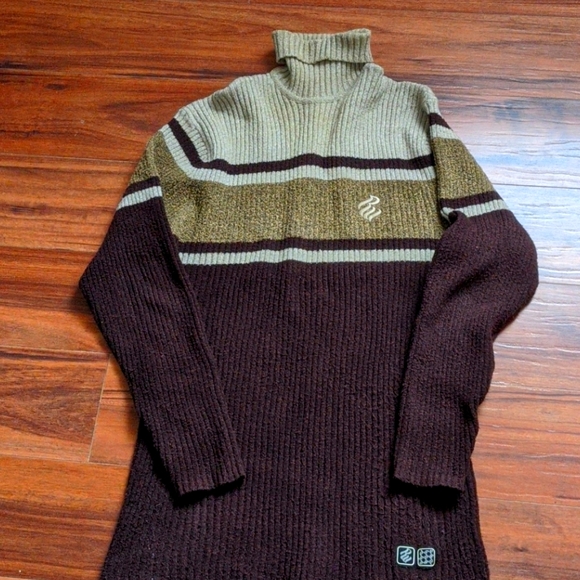Rocawear Other - Rocowear Turtleneck Sweater